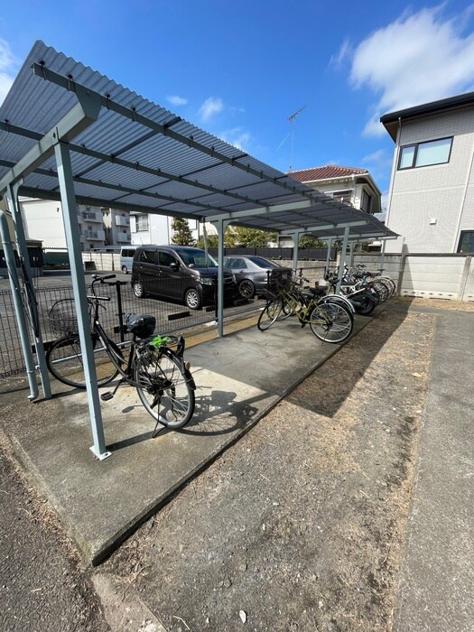 物件外観写真4　(駐輪場)
