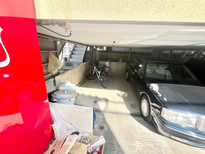 物件外観写真4　(駐輪場)