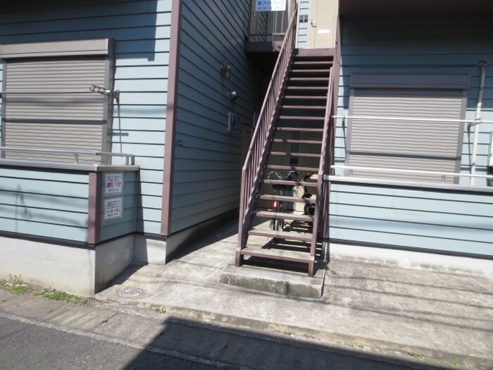 物件外観写真3　(エントランス部分)