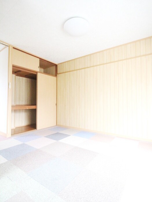 物件内観写真9　(居室)