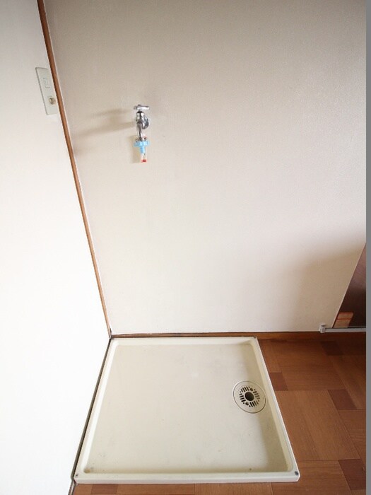 物件内観写真12　(洗濯機置場)