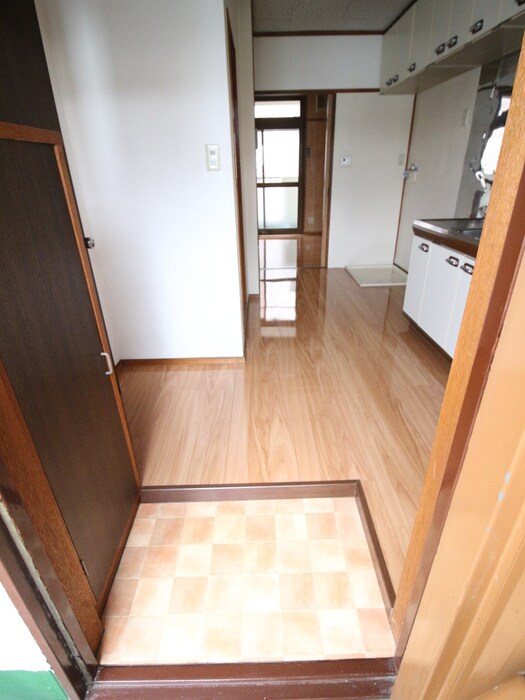 物件内観写真13　(玄関)