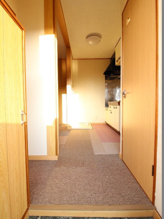 物件内観写真17　(玄関)