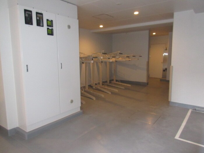 物件外観写真4　(駐輪場)