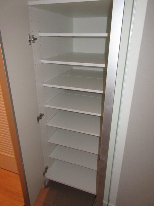 物件内観写真15　(靴箱)