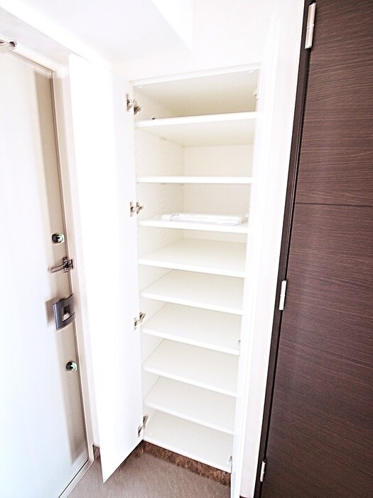 物件内観写真11　(靴箱)