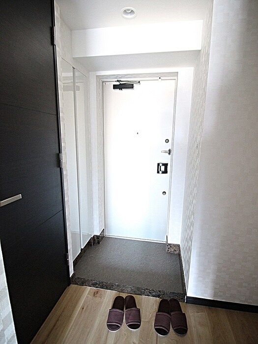 物件内観写真16　(玄関)
