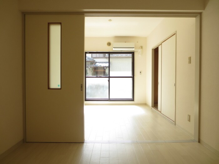 物件内観写真9　(居室)