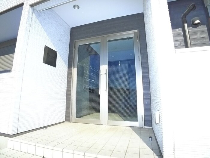 物件外観写真3　(エントランス部分)