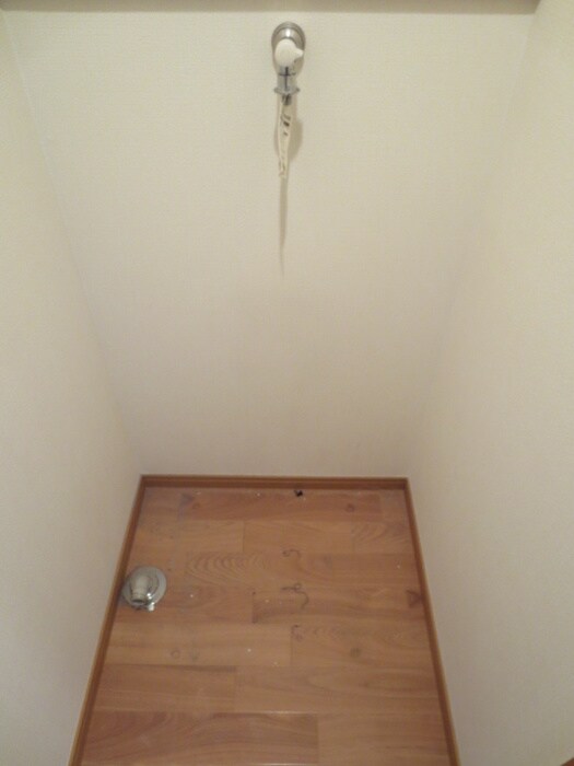 物件内観写真13　(洗濯機置場)