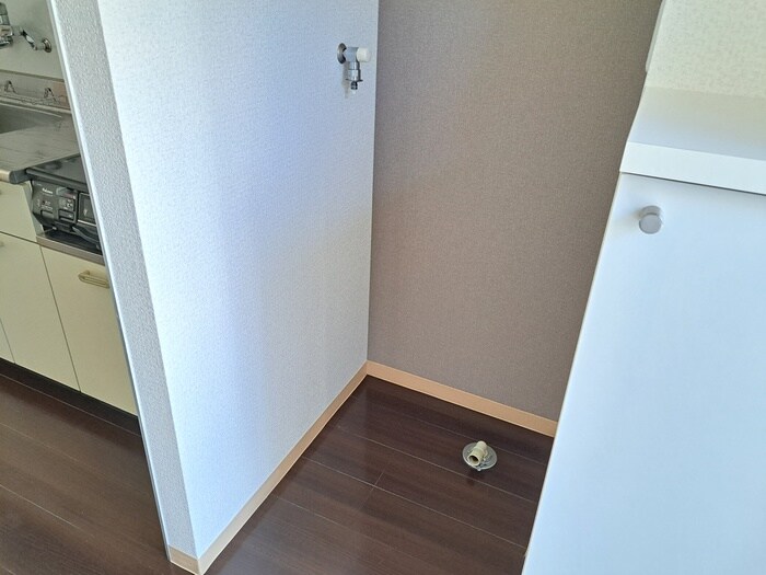 物件内観写真15　(洗濯機置場)