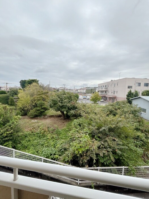 物件内観写真18　(室内からの展望)