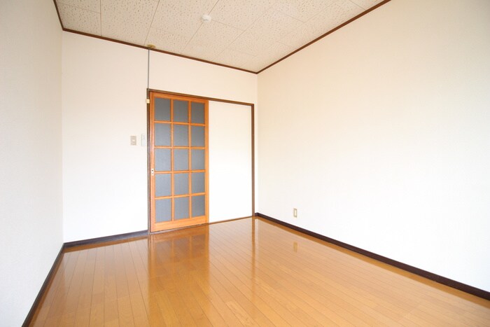 物件内観写真8　(居室)