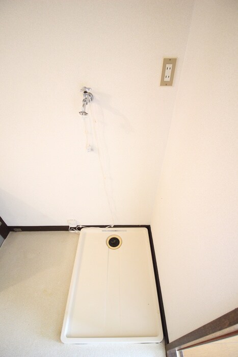 物件内観写真15　(洗濯機置場)