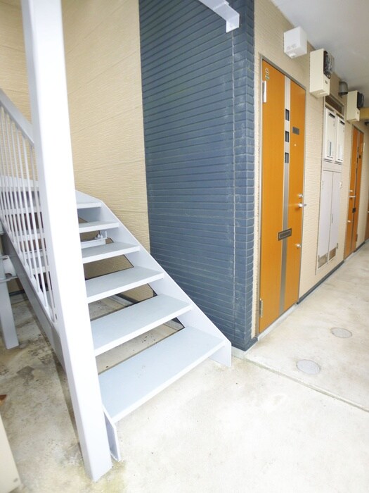 物件外観写真5　(エントランス部分)