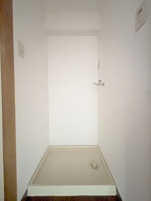 物件内観写真12　(洗濯機置場)