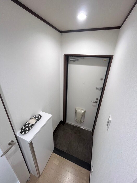 物件内観写真7　(玄関)