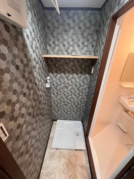 物件内観写真12　(洗濯機置場)