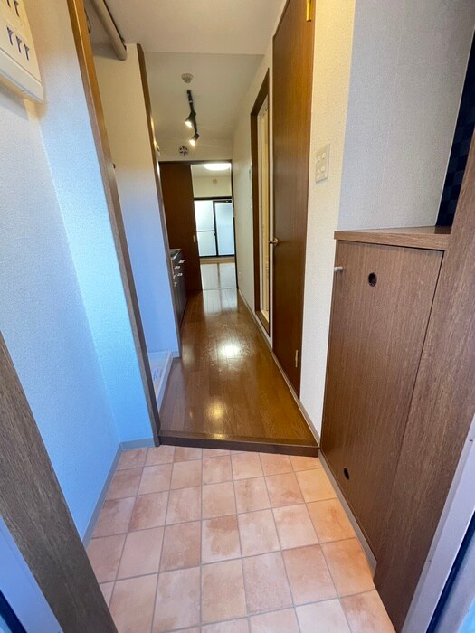 物件内観写真16　(玄関)