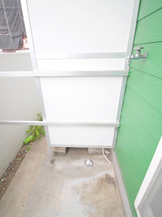 物件内観写真18　(洗濯機置場)