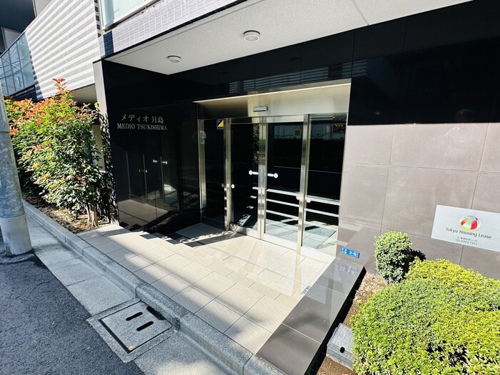 物件外観写真2　(エントランス部分)