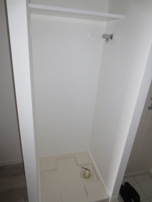 物件内観写真14　(洗濯機置場)