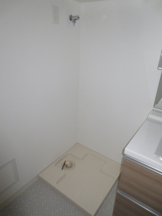 物件内観写真15　(洗濯機置場)