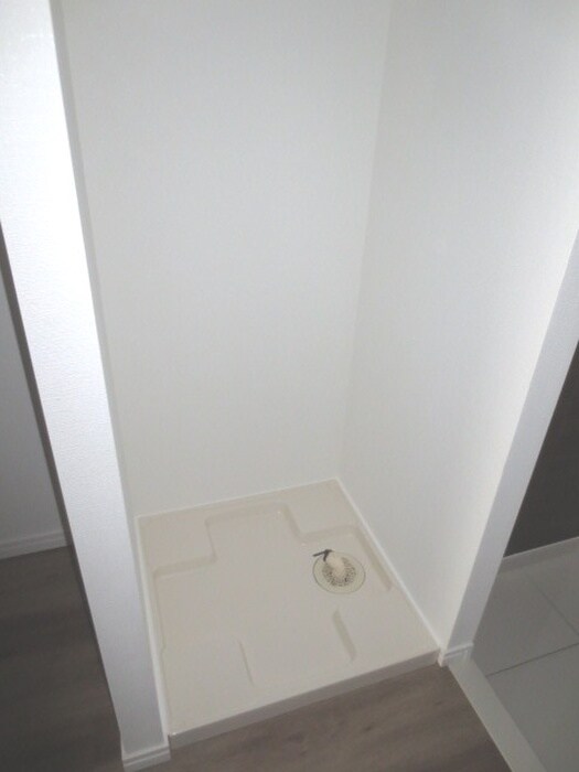 物件内観写真18　(洗濯機置場)