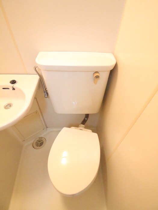 物件内観写真8　(トイレ)