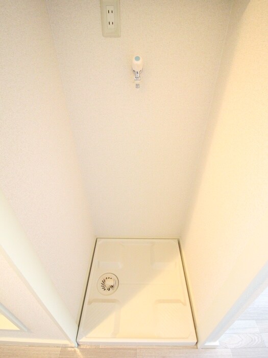 物件内観写真15　(洗濯機置場)