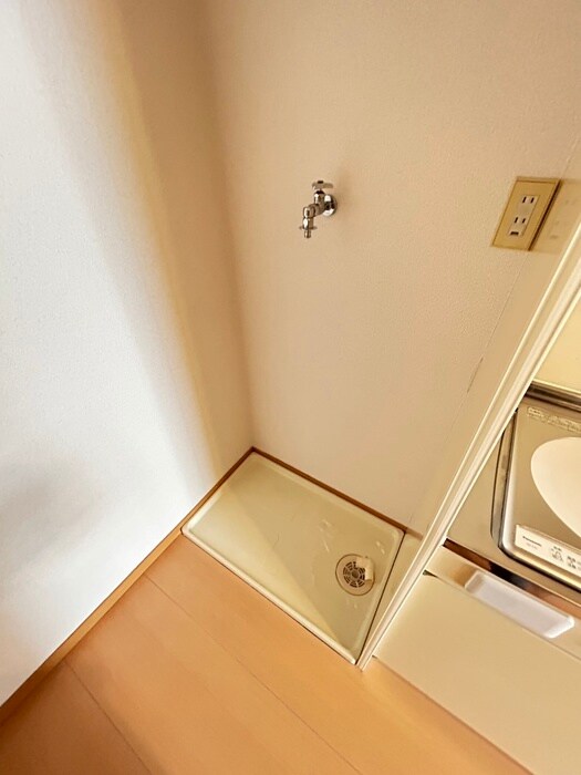 物件内観写真15　(洗濯機置場)