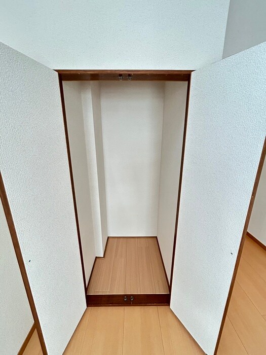 物件内観写真16　(収納)