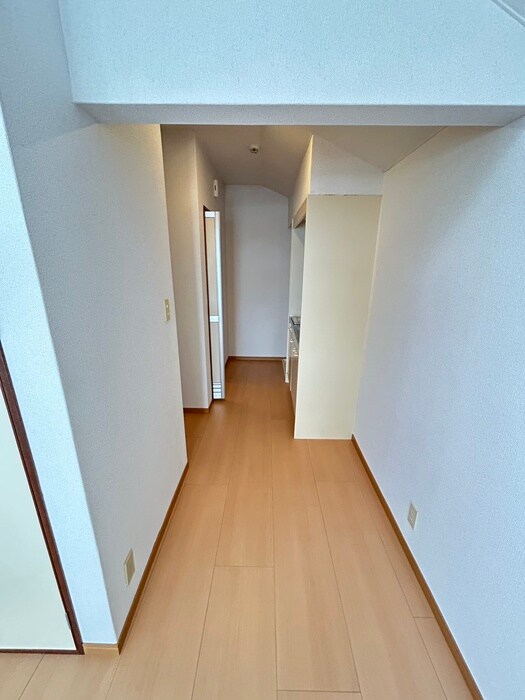 物件内観写真17　(廊下)