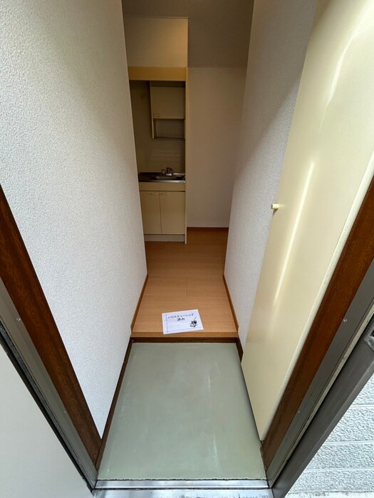 物件内観写真18　(玄関)