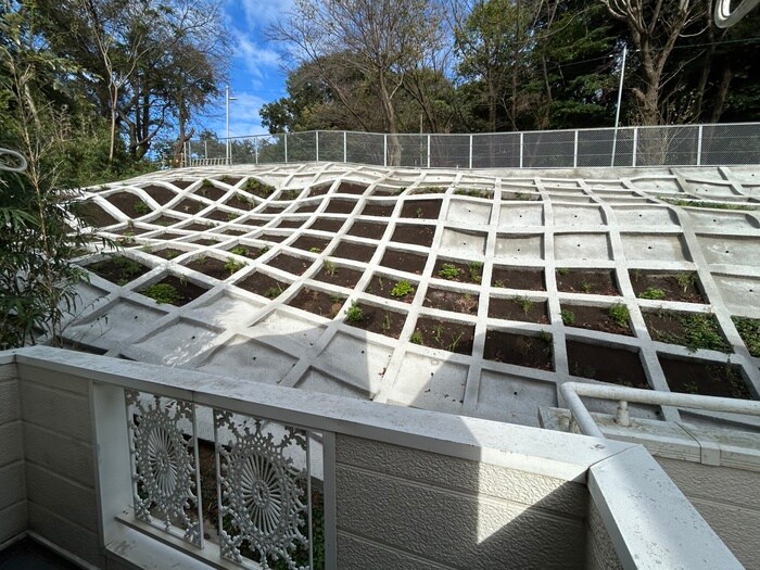 物件内観写真21　(室内からの展望)