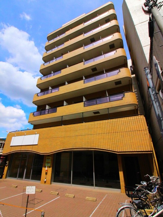 物件外観写真2　(エントランス部分)