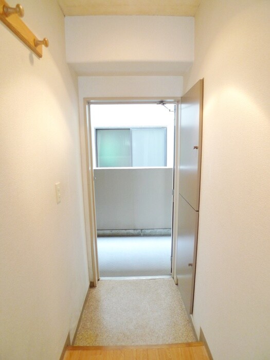 物件内観写真14　(玄関)