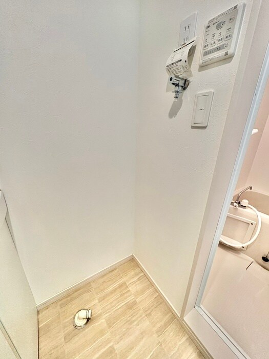 物件内観写真18　(洗濯機置場)