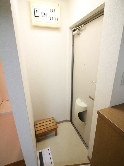 物件内観写真14　(玄関)