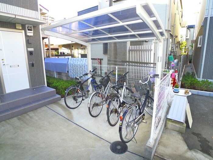 物件外観写真3　(駐輪場)