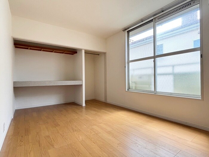 物件内観写真4　(居室)