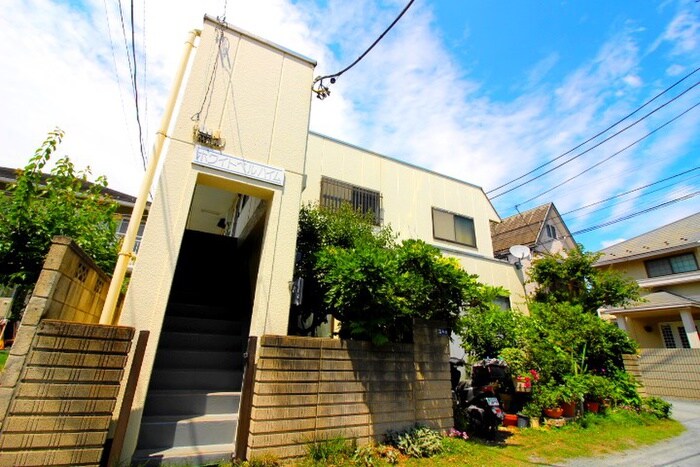 物件外観写真1　(エントランス部分)