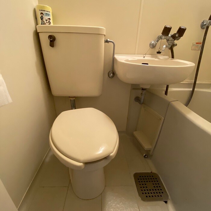 物件内観写真8　(トイレ)