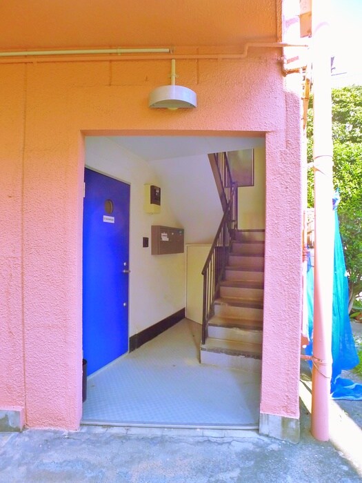 物件外観写真5　(エントランス部分)