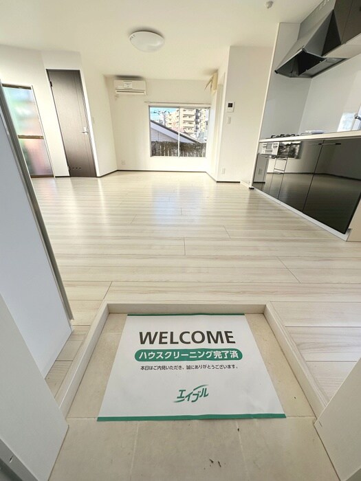 物件内観写真16　(玄関)