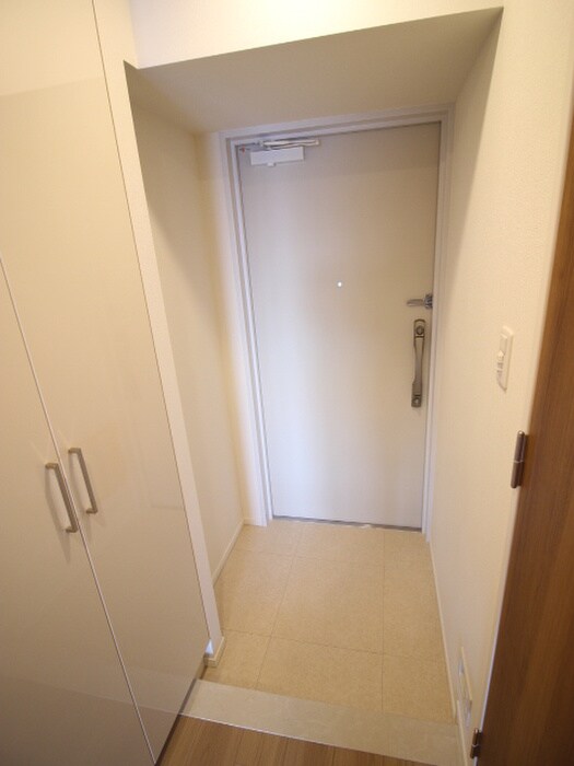 物件内観写真15　(玄関)