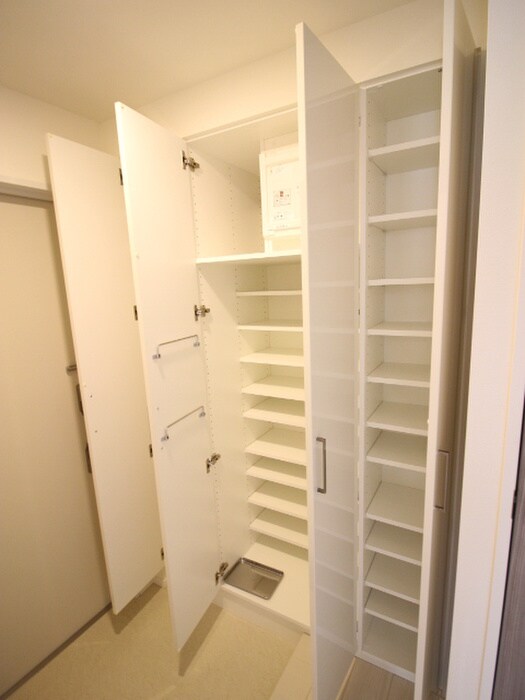 物件内観写真16　(靴箱)