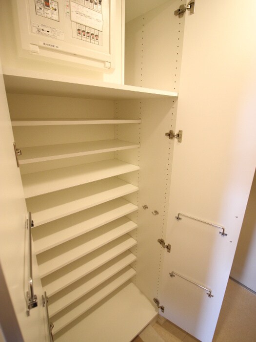 物件内観写真16　(靴箱)