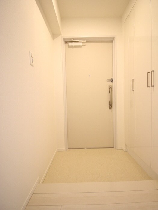 物件内観写真17　(玄関)