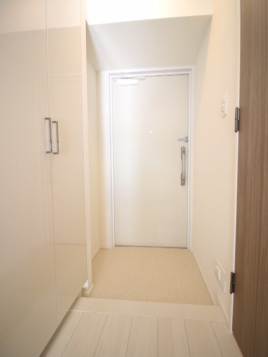 物件内観写真17　(玄関)